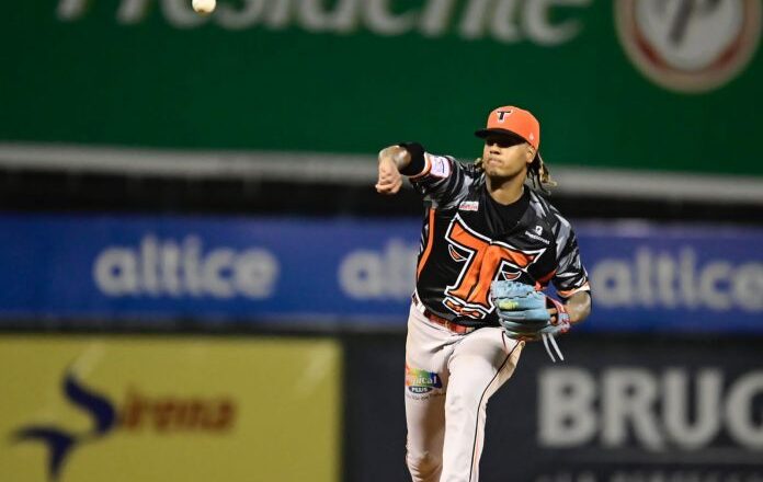 Toros obtienen victoria y extienden racha frente al Licey