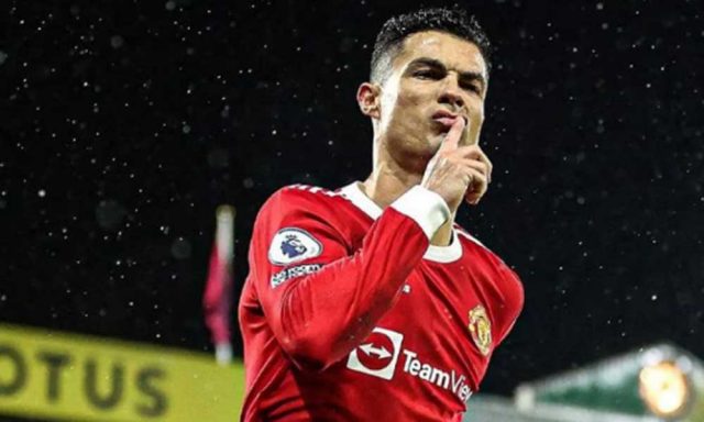 Cristiano anota en la victoria del Man United