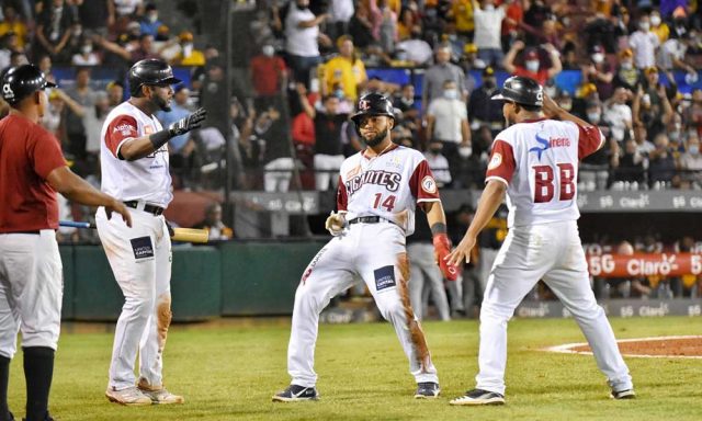 Los Gigantes se imponen y continuan en la cima