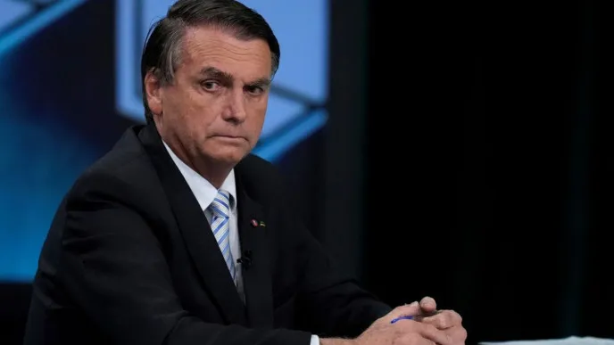 Bolsonaro al fin se pronuncia y dice que «seguirá fiel a la Constitución»