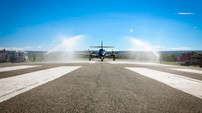 Pedernales recibe primer vuelo doméstico desde Santo Domingo a Cabo Rojo