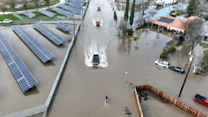 Cifra de muertos por tormentas en California sube a 17, entre ellos dos niños