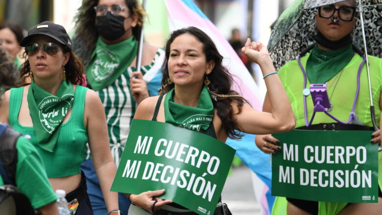 Controversia en Puerto Rico por un proyecto que impondría cárcel por abortar