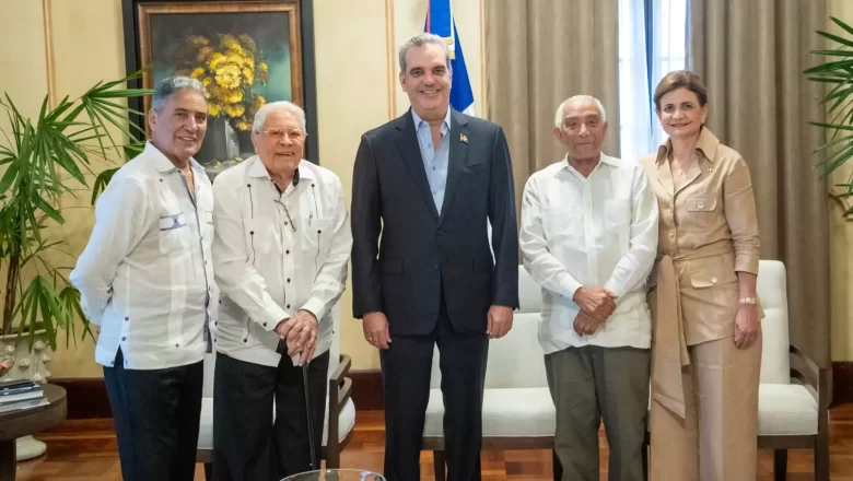 Luis Abinader se reúne con Rafael Solano, Fernando Casado y Niní Cáffaro