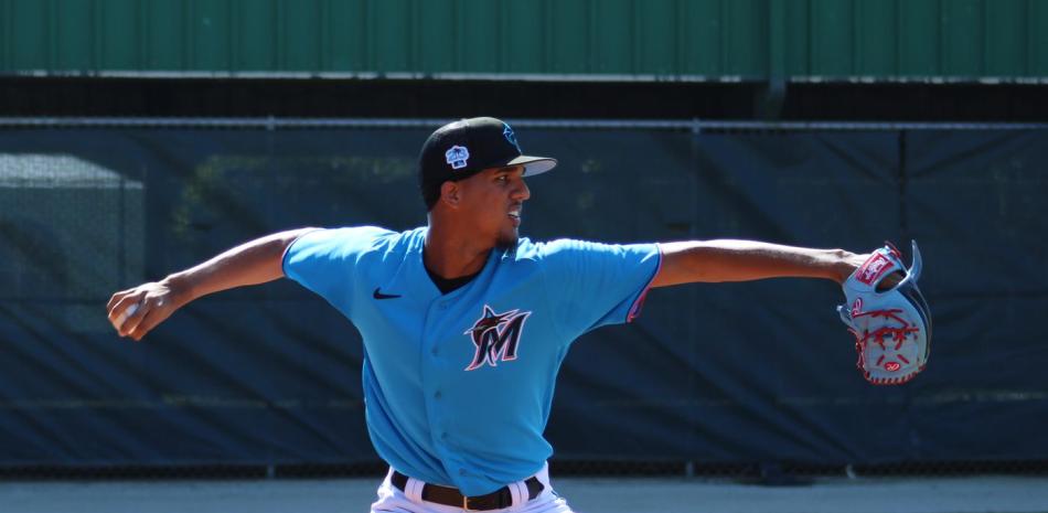 El camino de Eury Pérez de las calles de República Dominicana a los Marlins