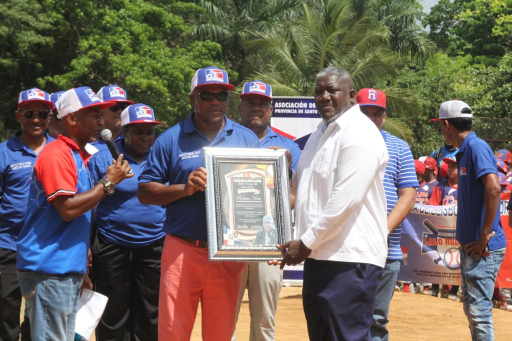 ASOCIACION BEISBOL SANTO DOMINGO RECONOCE