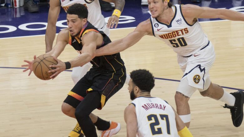 Los Nuggets desperdician 53 puntos de Jokic y los Suns empatan la serie