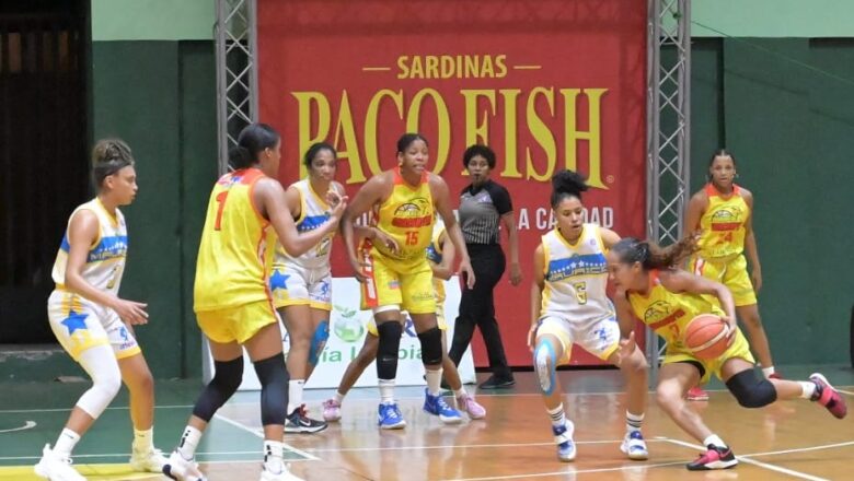 Mauricio Báez triunfa en la final distrital de stop baloncesto femíneo