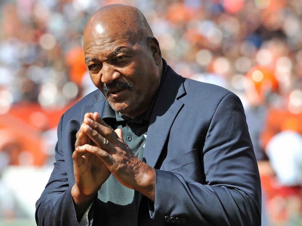 Jim Brown, legendario corredor de la NFL y activista social, fallece a los 87 años