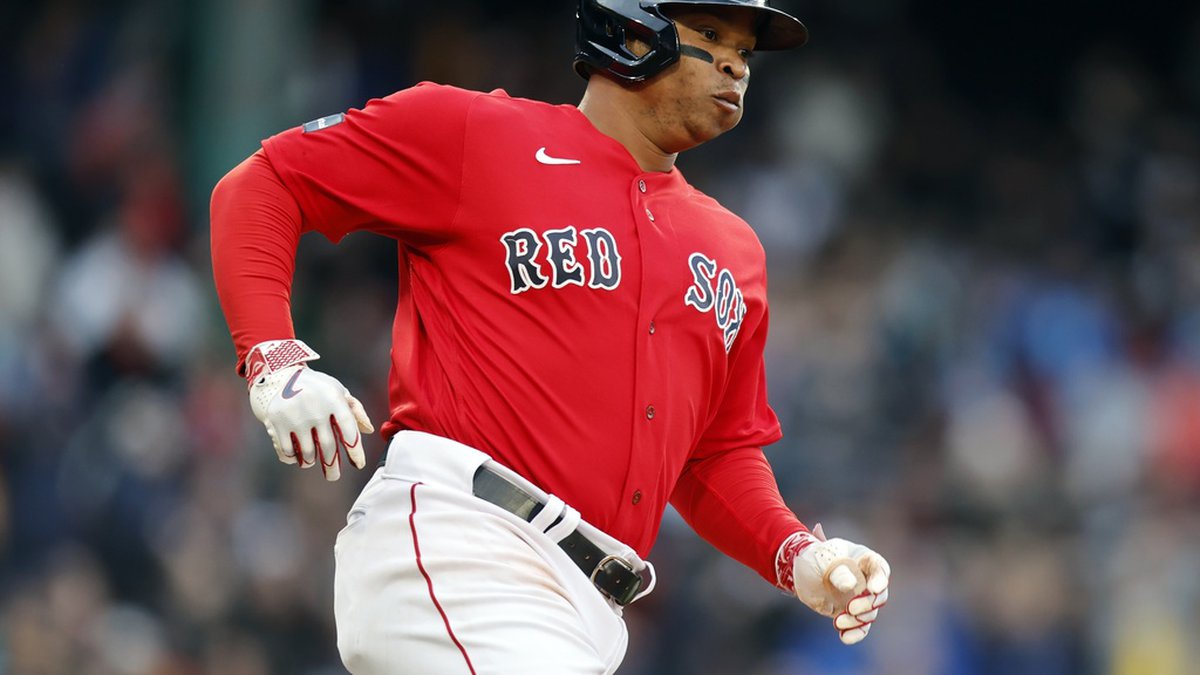 Rafael Devers llega a las 500 carreras impulsadas con Boston