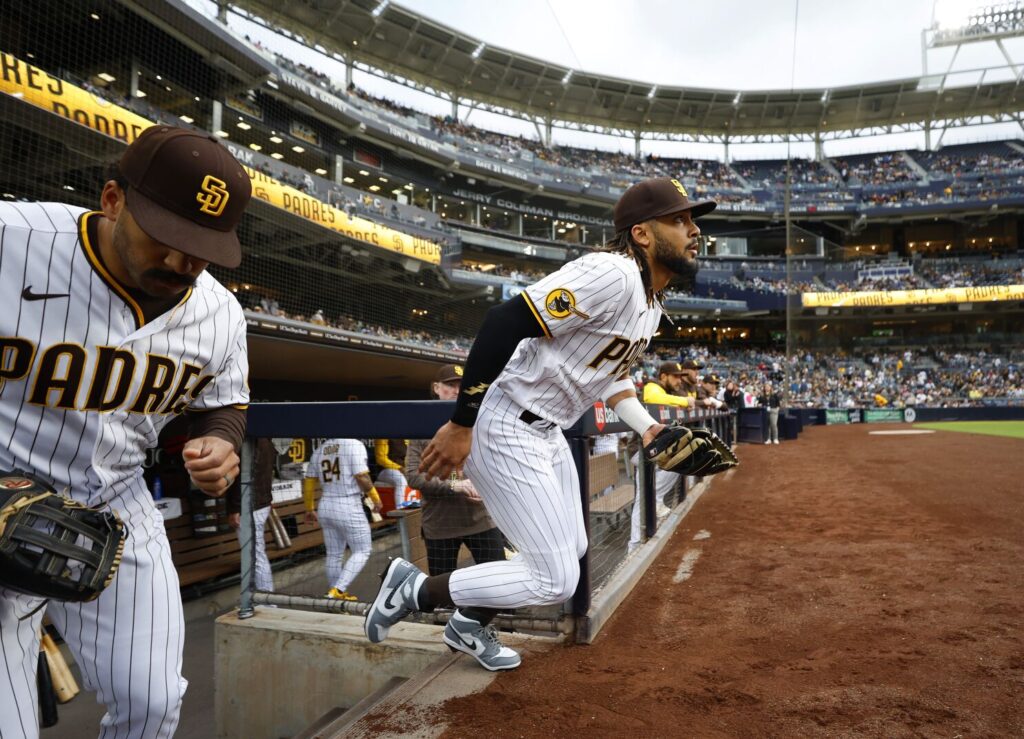 Tatis Jr. es ovacionado en su regreso al PetcoPark