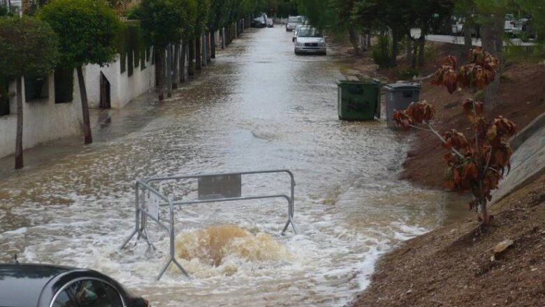 Al menos 500 personas evacuadas en Ecuador por inundaciones