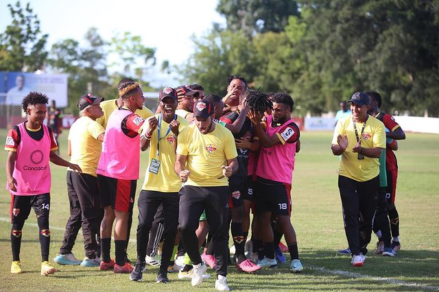 Atlético Vega Real llegó a 18 puntos, sacando cuatro de ventaja sobre Jarabacoa FC, con seis puntos disponibles en lucha por clasificación.