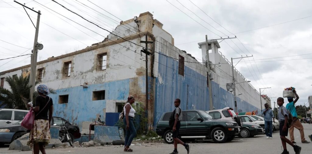 Hambre y sed ante la dramática situación que viven los haitianos en las cárceles