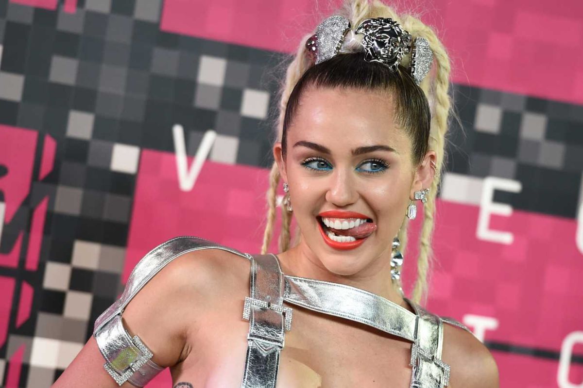 Miley Cyrus anuncia que se retirará oficialmente de los escenarios