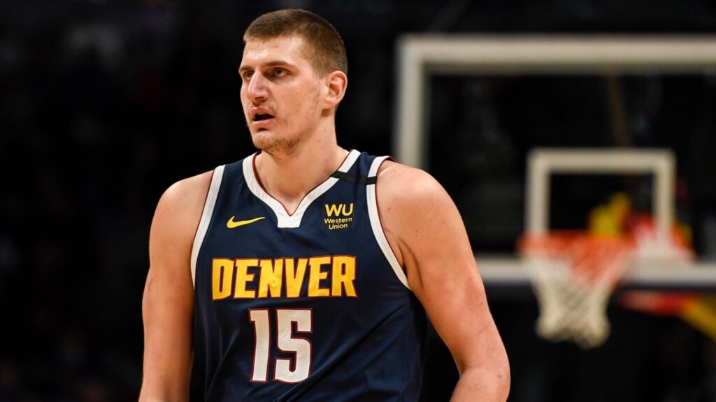 Nikola Jokić, centro de los Nuggets de Denver, logra inmortalidad del baloncesto