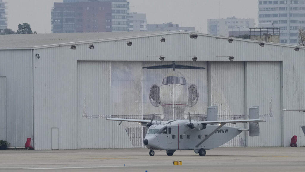 Repatrian a Argentina un avión utilizado para los