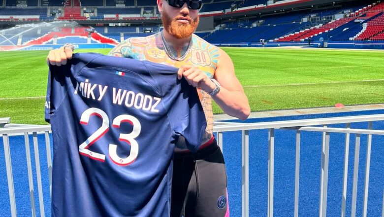 Miky Woodz llega al estadio Parc des Princes como invitado particular del PSG en París