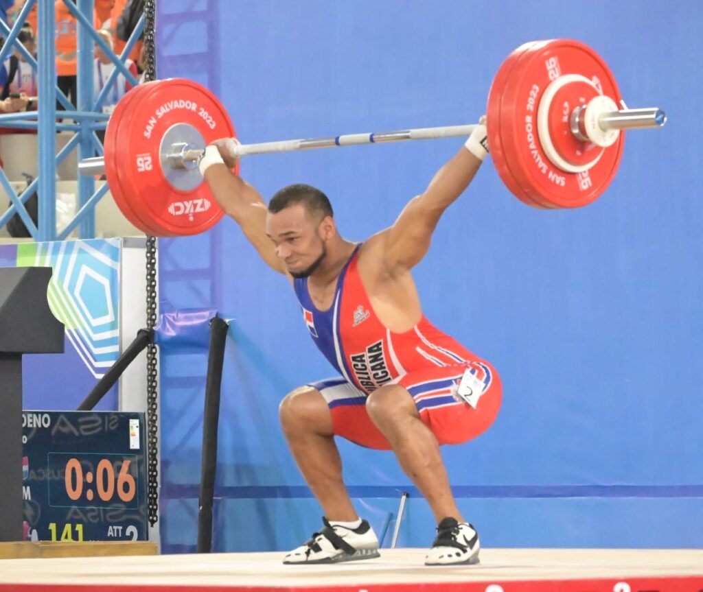 Pesista Cedeño gana dos bronces JJCC El Salvador