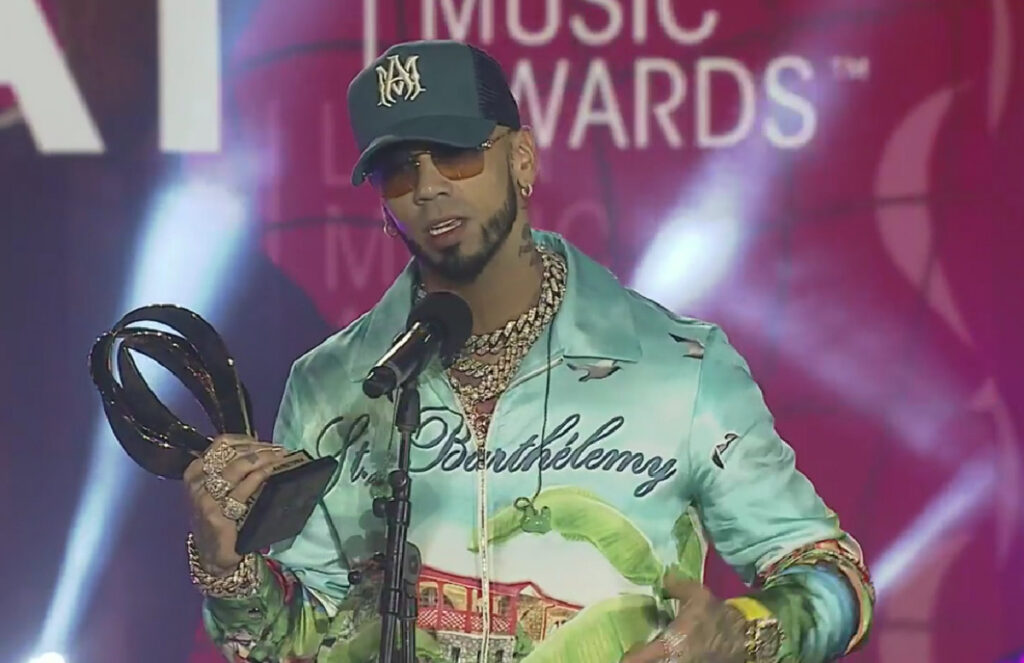 Anuel AA recordó su paso por prisión en los Premios Heat 2023