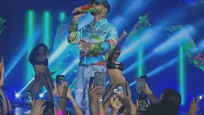 Anuel AA recordó su paso por prisión en los Premios Heat 2023