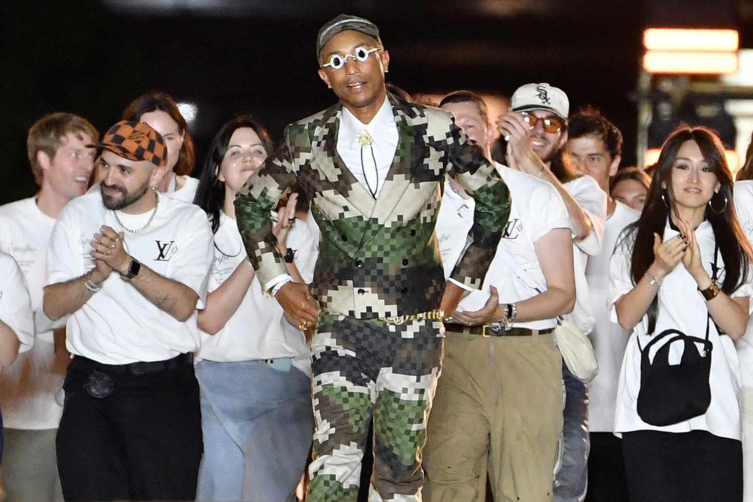 Los mejores momentos del debut de Pharrell Williams en el desfile de Louis Vuitton