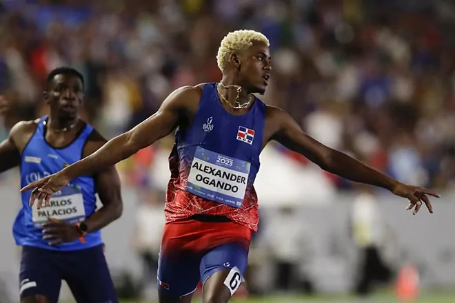 El dominicano Alexander Ogando supera a Knighton en los 200m