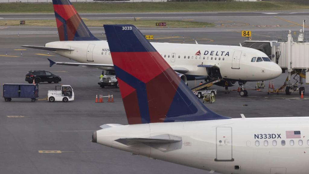 Estados Unidos investiga por qué los pasajeros de Delta permanecieron en el avión con calor extremo