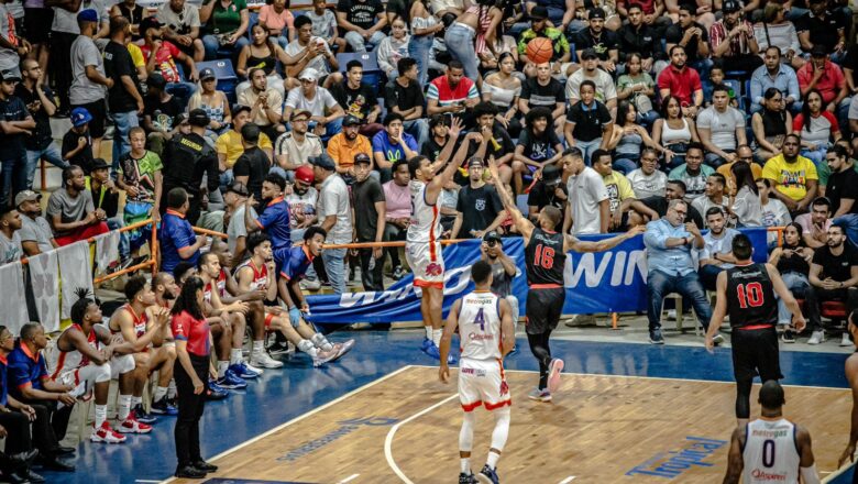 Los Reales derrotan a los Leones y jugarán la final de la Superliga LNB