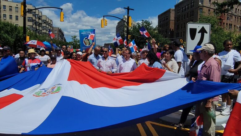 Nueva York se viste de zarco, blanco y rojo para celebrar la Gran Parada Dominicana