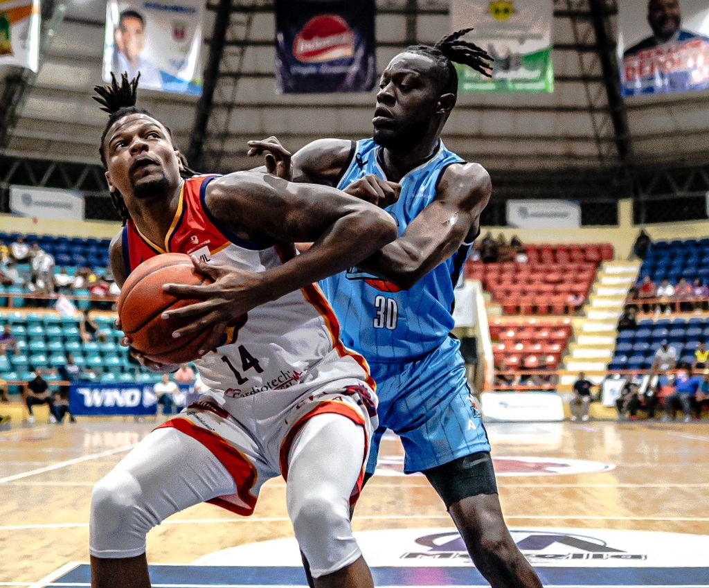 Thomas encestó 25 y los Reales toman ventaja final LNB