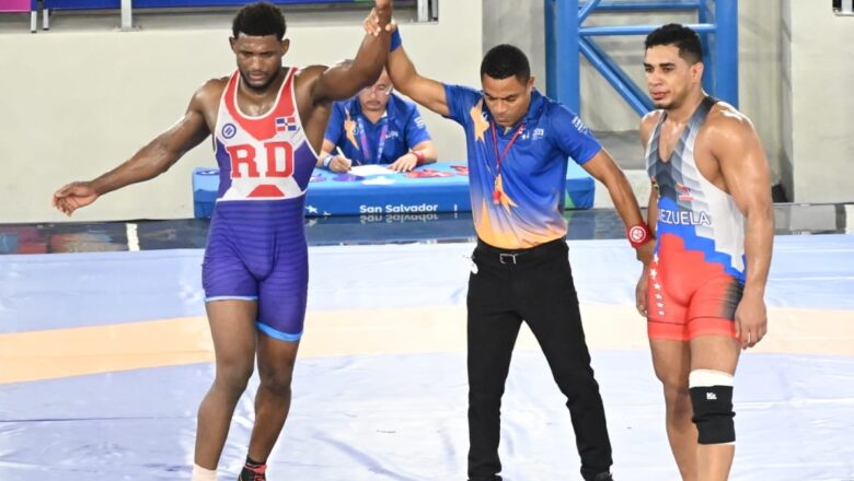 La lucha dispensado dominicana se lleva dos platas y un bronce el sábado en San Salvador