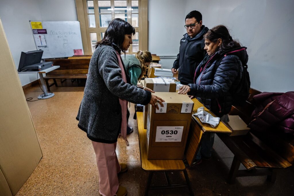 Abren los centros de votación para las elecciones primarias en Argentina