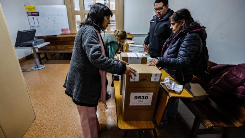 Abren los centros de votación para las elecciones primarias en Argentina