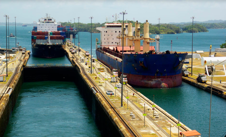 Canal de Panamá se queda sin agua; varios barcos encallados por el fenómeno de El Niño