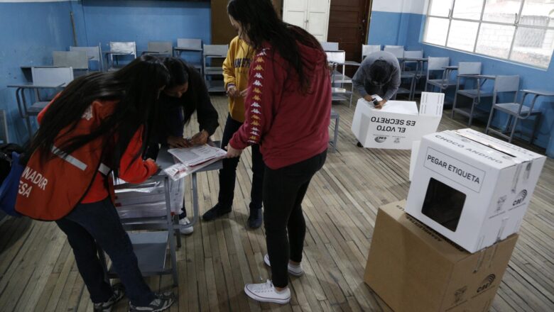 Cierran las urnas en Ecuador e inicia el exploración tras una votación sin incidentes