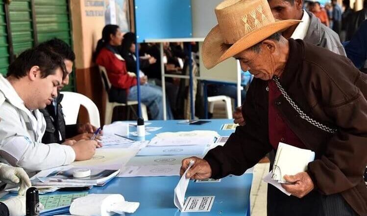 Guatemala elige a su nuevo presidente en un clima de incertidumbre