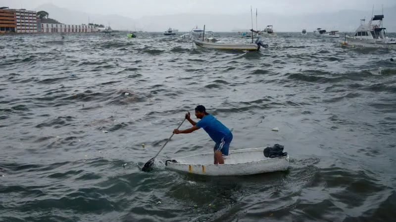 Huracán Hilary podría causar equivalente a más de un año de lluvias en apenas días