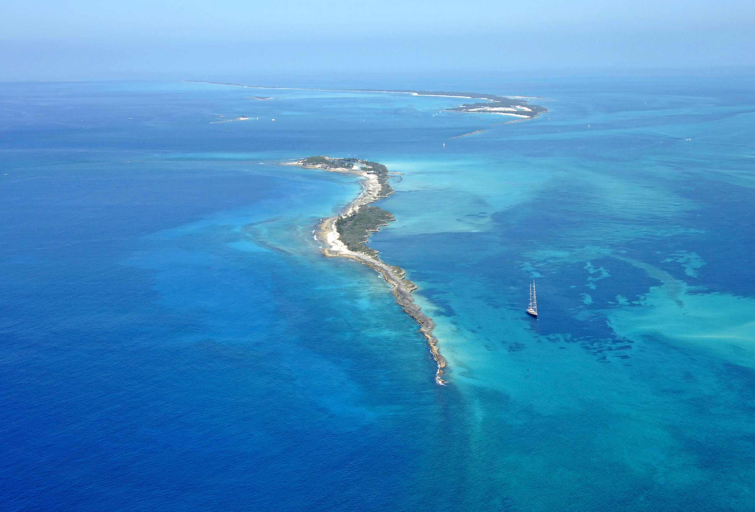 Rescatan a hombre que pasó 3 días varado en una isla de Bahamas