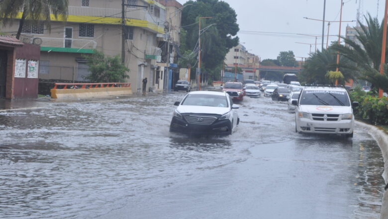 Tormenta Franklin toca tierra y amenaza con inundaciones en República Dominicana y Haití