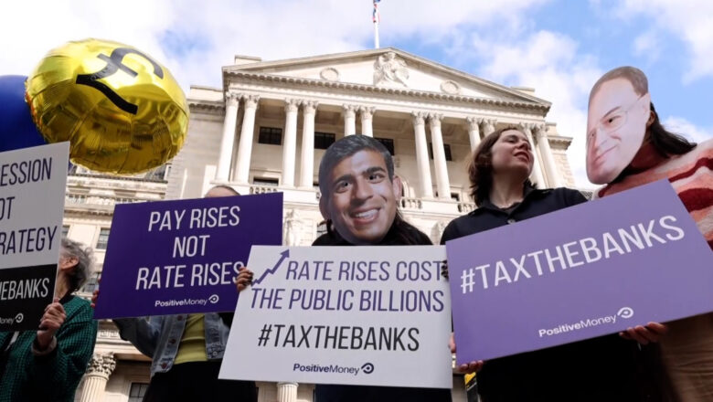 Protesta en el extranjero del Banco de Inglaterra tras la subida de los tipos de interés al 5,25 %