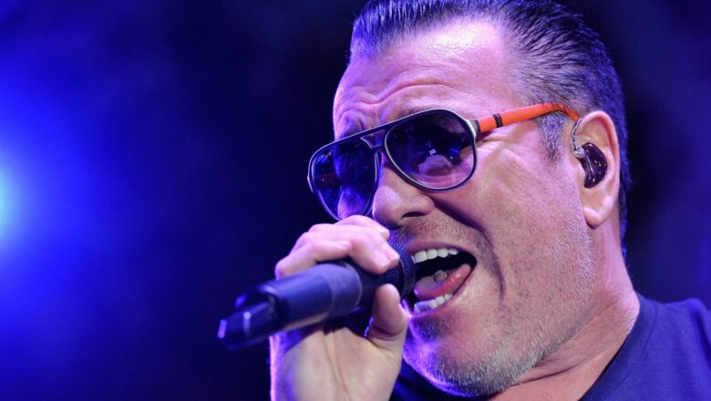 Muere Steve Harwell, vocalista de Smash Mouth, a sus 56 primaveras