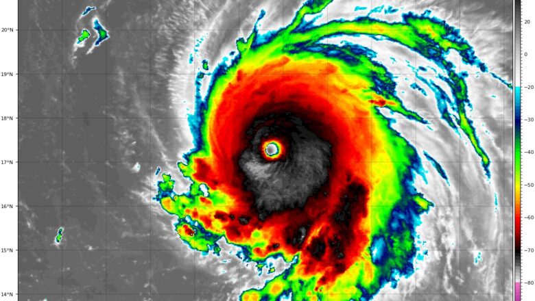 Lee se convierte en un poderoso huracán categoría 5