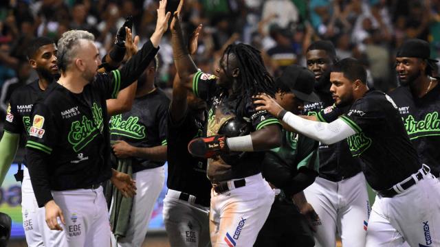 Estrellas Orientales inician el Round Robin con triunfo frente a Leones