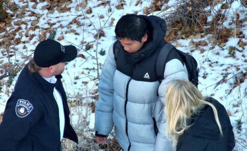 Estudiante chino encontrado por la Policía en un bosque de Estados Unidos. Foto: fuente externa.